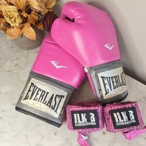 Everlast Pink Boxing Gloves With Hand Wraps | 12oz